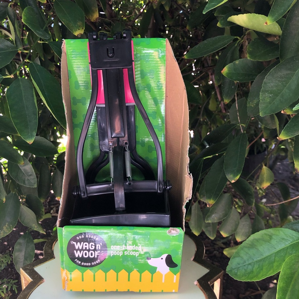 NEW Wag n’ Woof One-Handed Foldable Pooper scooper